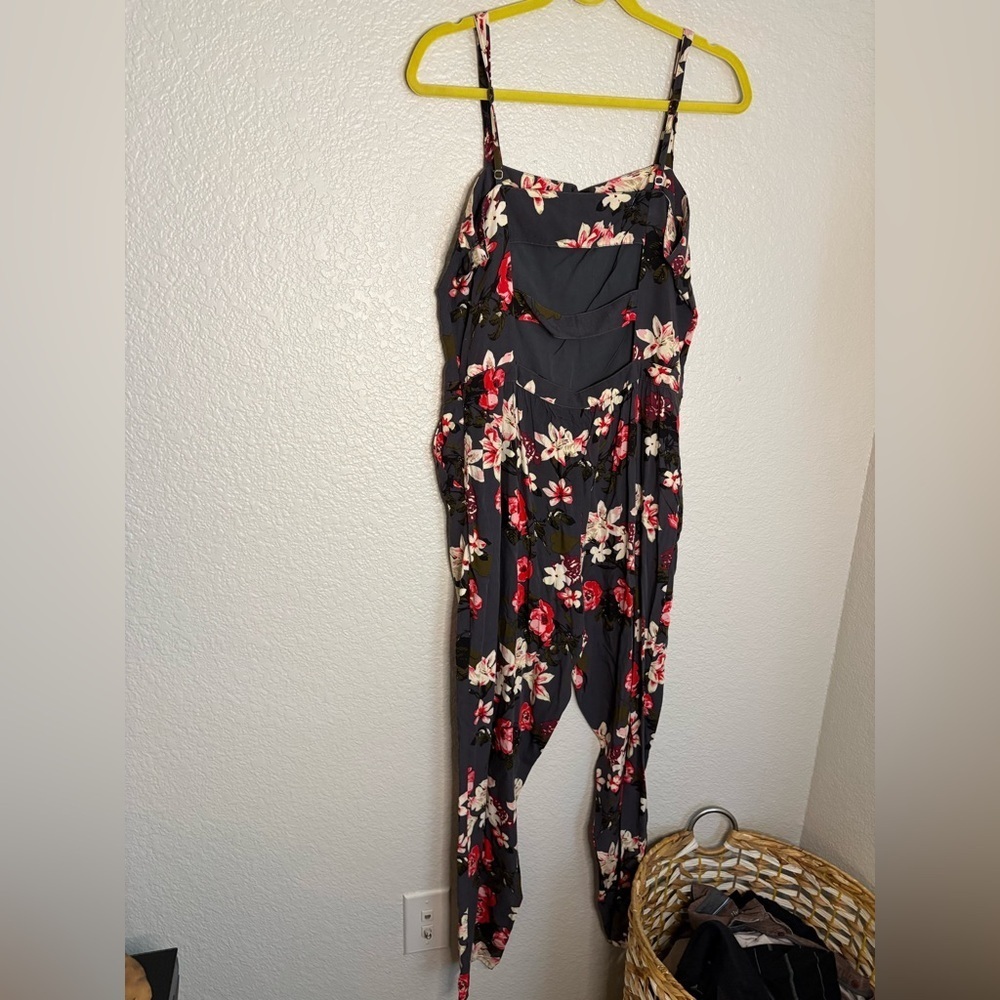 Abercrombie & Fitch Grey Floral one piece jumpsuit size L Pockets Side Zipper - Picture 2 of 13